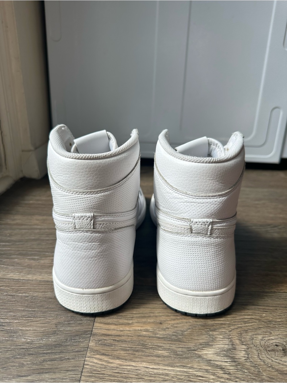 Air Jordan 1 Retro High OG “White Perforated” - Picture 3 of 7